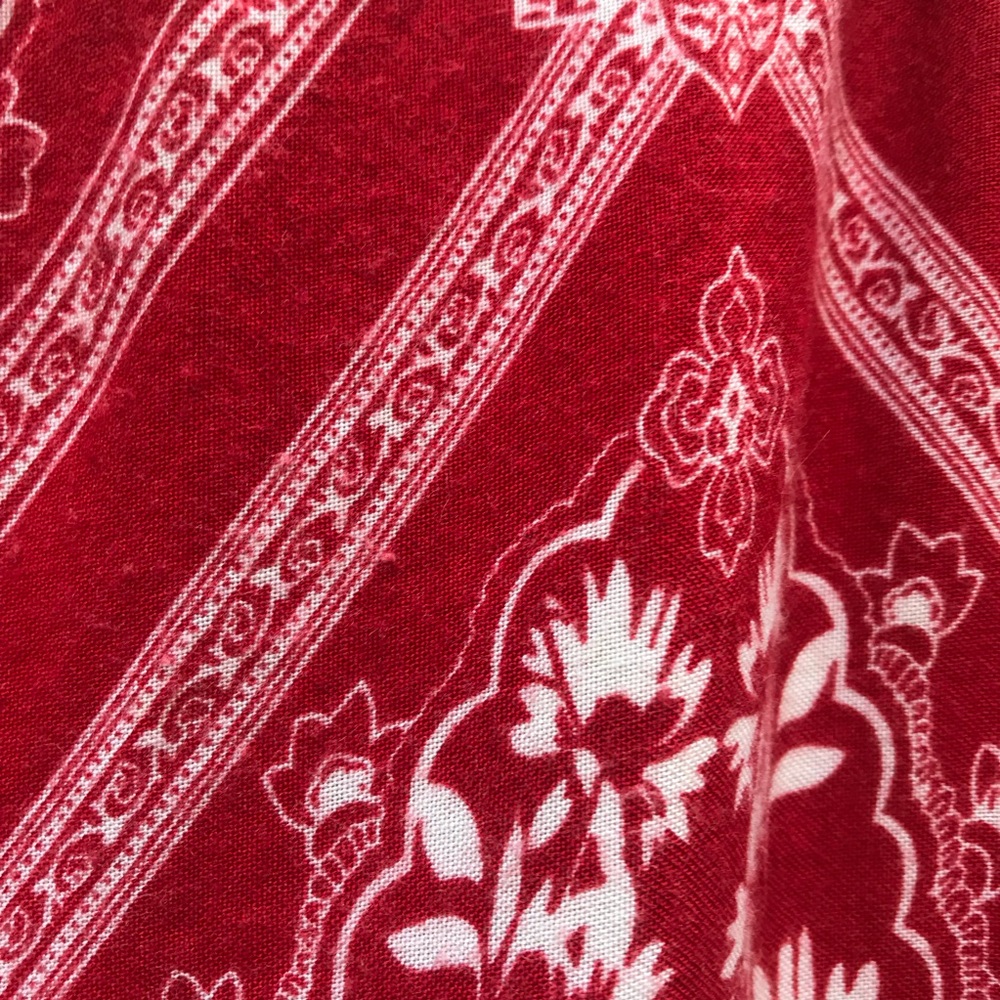 Red tank - Picture 3 of 4